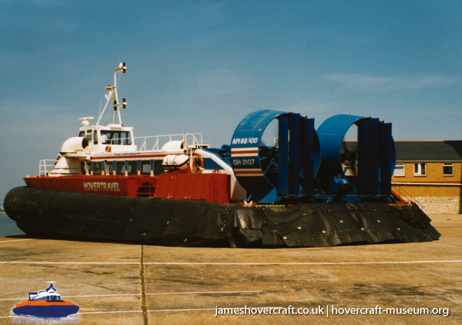 AP1-88 hovercraft promotional day by BHC -   (The <a href='http://www.hovercraft-museum.org/' target='_blank'>Hovercraft Museum Trust</a>).